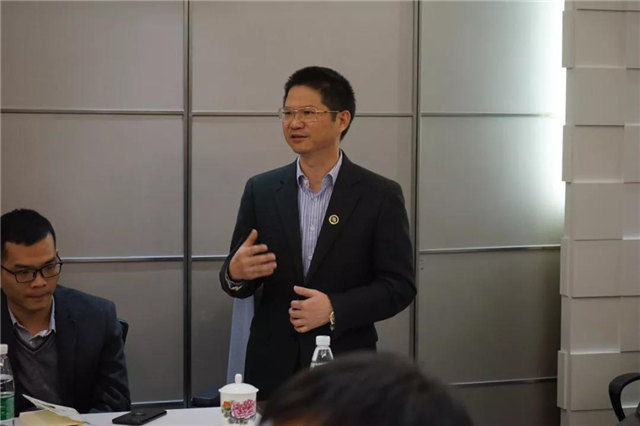 南部地區(qū)不飽和樹(shù)脂生產(chǎn)企業(yè)座談會(huì)在廣東博皓圓滿舉行,廣東博皓董事長(zhǎng)賴厚平先生作了發(fā)言